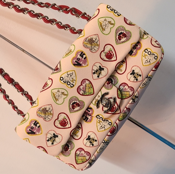 CHANEL Valentine Heart Single Flap Small Chain Shoulder Bag - Picture 3 of 16